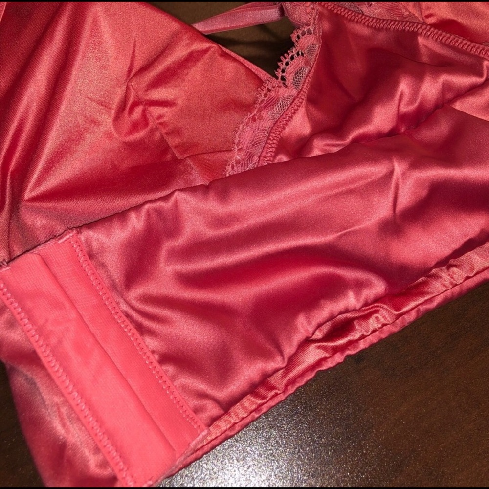 NWOT red silky super comfy bralette.